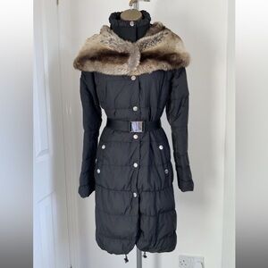 Karen Millen quilted coat with faux fur collar. Size 6